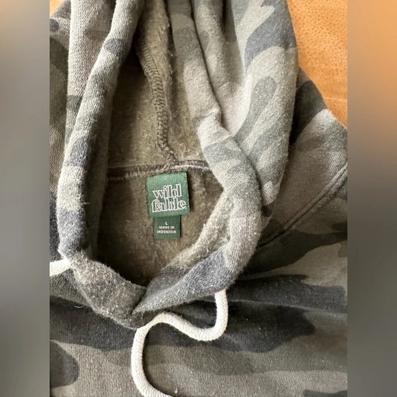 Women’s Target Wild Fable Crop Camo Hoodie Size Large - Picture 4 of 4